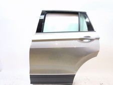 5NA833055J HINTERE LINKE TÜR