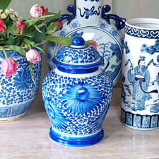 Bemalte Deckel- Vase, China