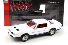 1:18 Auto World 1977 Pontiac