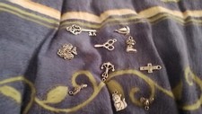 9 Charm Charms Anhänger  silberfarben ohne Karabiner  (12284)