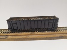 Thrall High Side Gondola mit Schrottladung; US / USA