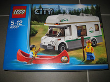 LEGO CITY: Wohnmobil mit Kanu