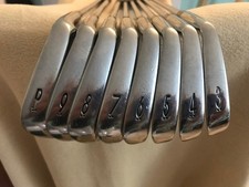Miura Giken MB 5002,  8 Schläger #3-pw, Schaft NS950S, RH