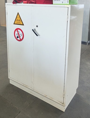 Gefahrstoffschrank/Spind