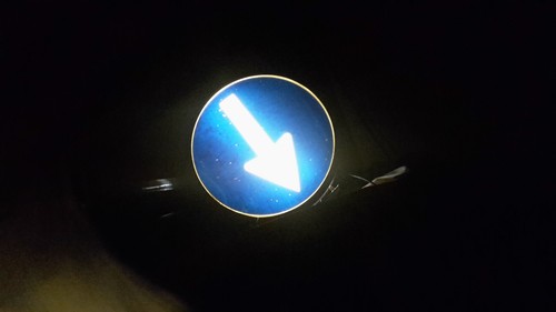 Beleuchtetes verkehrsschild - beleuchtetes,