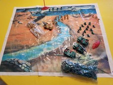 4 Mini Militärfahrzeug  1:87 und ca.190 Soldaten,mit Unterlage