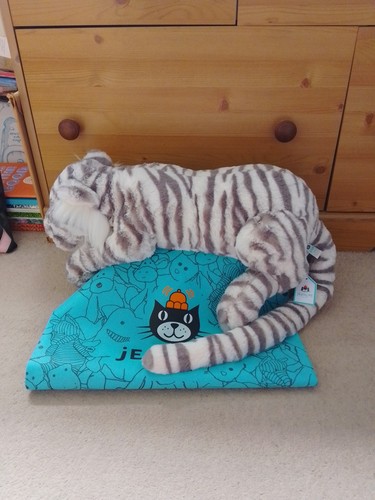 Jellycat large sacha - large,