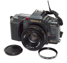 YASHICA Kyocera 230-AF 35mm