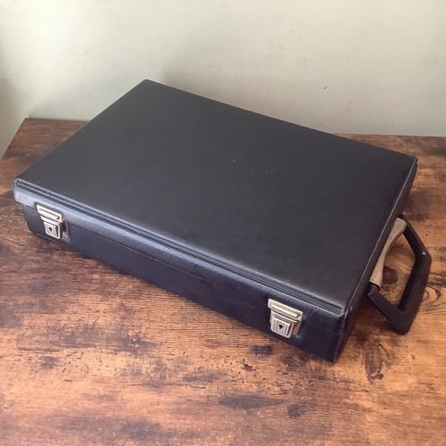 Vintage black faux leather - black,