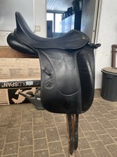 Hennig Dressursattel, schwarz, 17“