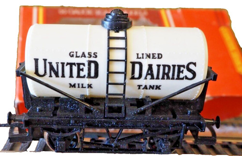 Hornby r007 united dairies - united,