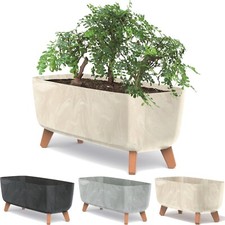 Blumenkasten an den Füßen