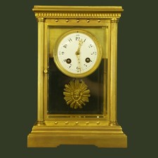 Hochfeine Glass Pendule