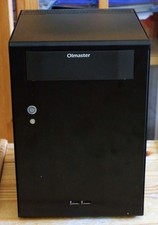 Lian Li PC-Q07B Mini-ITX PC-Gehäuse * Tower * schwarz * 7 Plätze für 2,5" SSD