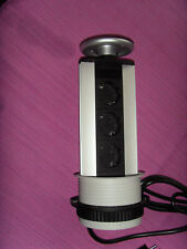 Versenkbare 3-fach Steckdose EVOline Port Silber