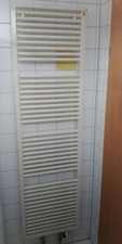 Badheizkörper weiß Fa. Zehnder H 180cm x B 50cm mit Thermostat Fa. Heimeier
