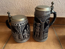 Schöne Bierhumpen blau grau glänzend mit Zinndeckel 2 Stück Humpen Musketiere