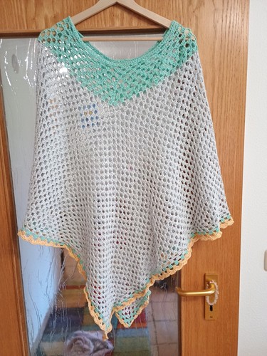 Poncho gehäkelt - poncho,