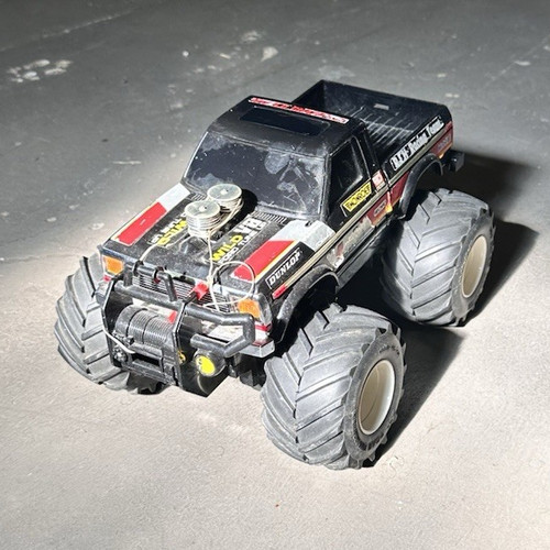 Monstertruck geländewagen - monstertruck,