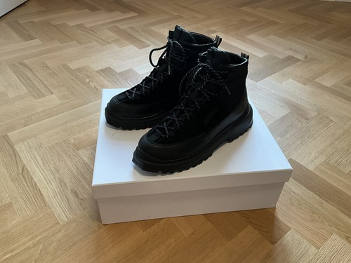 Canada goose journey - canada, boot