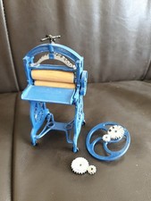Vintage Puppenstube Kleidung