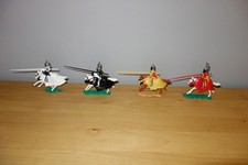 Timpo-Visierritter mit originalen farbigen Lanzen"Vitrinenstücke"