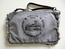 Clutch Schultertasche Tasche grey grau schwarz Schrift Sterne Gebäude Canvas 