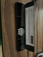 Hirsch SKY PILOT Herren Armbanduhr mit Datum Quarzuhrwerk Lederarmband