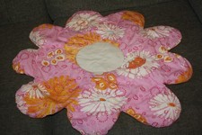 RAR! Kissen, Stuhlkissen, Bodenkissen v. Toff Togs - Blume, Blüte, Rosa/Orange