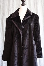 True Vintage Mantel Lang