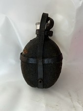 Alte Feldflasche aus