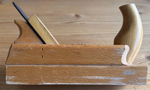 Alter hobel aus holz mit - aus,
