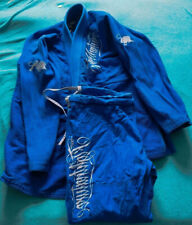 FIGHTNATURE BJJ Anzug IBJJF zugelassen, extra verstärkte Bereiche, blau und weiß