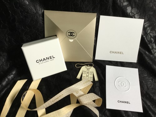 Chanel anhänger jacke - chanel,