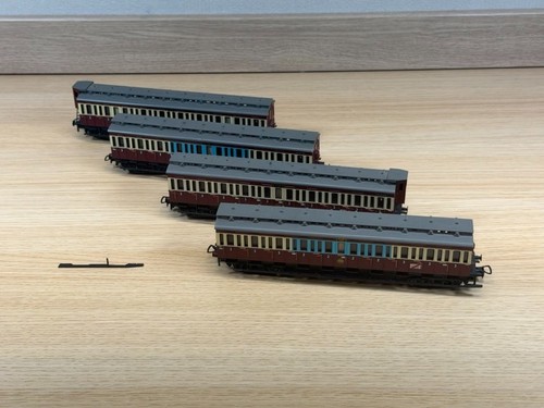 Liliput 4 x personenwagen - 4,