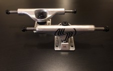 Silver Trucks 8.25 Hollow Mid