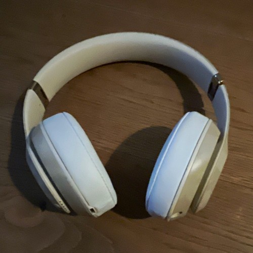 Beats dre studio3 - by, dr.
