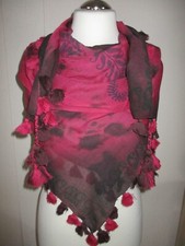 Viereck Schal in Magenta-Brombeere, 110 cm x 110 cm  50% Modal - 45% Cotton - 5%