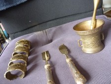 Vorlagebesteck Messer 4 Serviettenringe Mörser Stößel Bronze Messing TOP