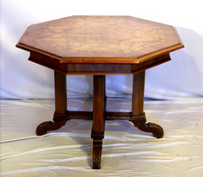 Prächtiger, 8 eckiger Sofa-