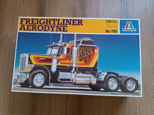 Italeri freightliner - italeri,