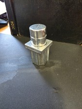 SCHWERLAST GERÄTE VERSTELLBARE FÜSSE / FUSSEINSATZ FÜR GASTRONOMIETISCH Aluminium