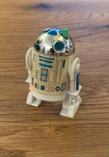 Pop lightsaber last - r2, up