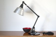 MIDGARD Bauhaus Lampe, Gelenk