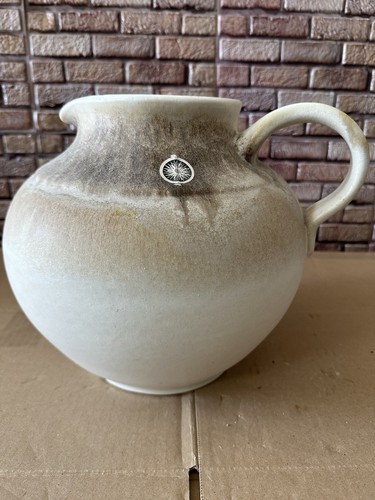 Krug aus wasser sandstein - aus,