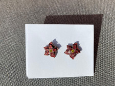 *Pilgrim* - Danish Design, zauberhafte Blüten Ohrringe Ohrstecker in Bordeaux