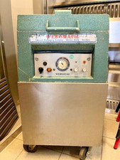 Vakuumierer 'Webomatic',  Standgerät auf Rollen aus Bundeswehrkantine