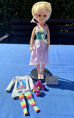 Vintage pedigree sindy holiday - pedigree,