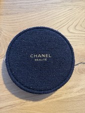Chanel Beauty, runde blaue