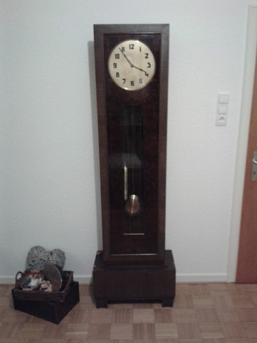 Antike standuhr mit - standuhr, schlagwerk